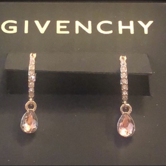 🆕Givenchy - Picture 2 of 3